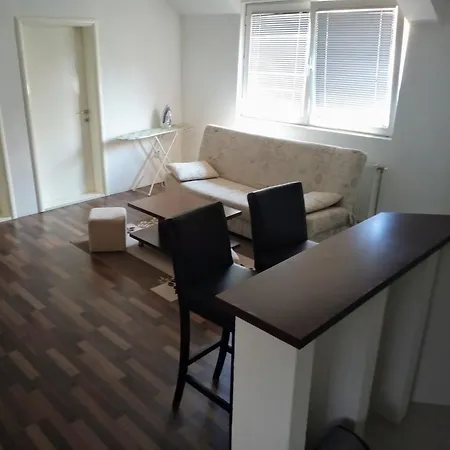 Apartman Emma דירה טוזלה