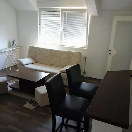דירה Apartman Emma טוזלה